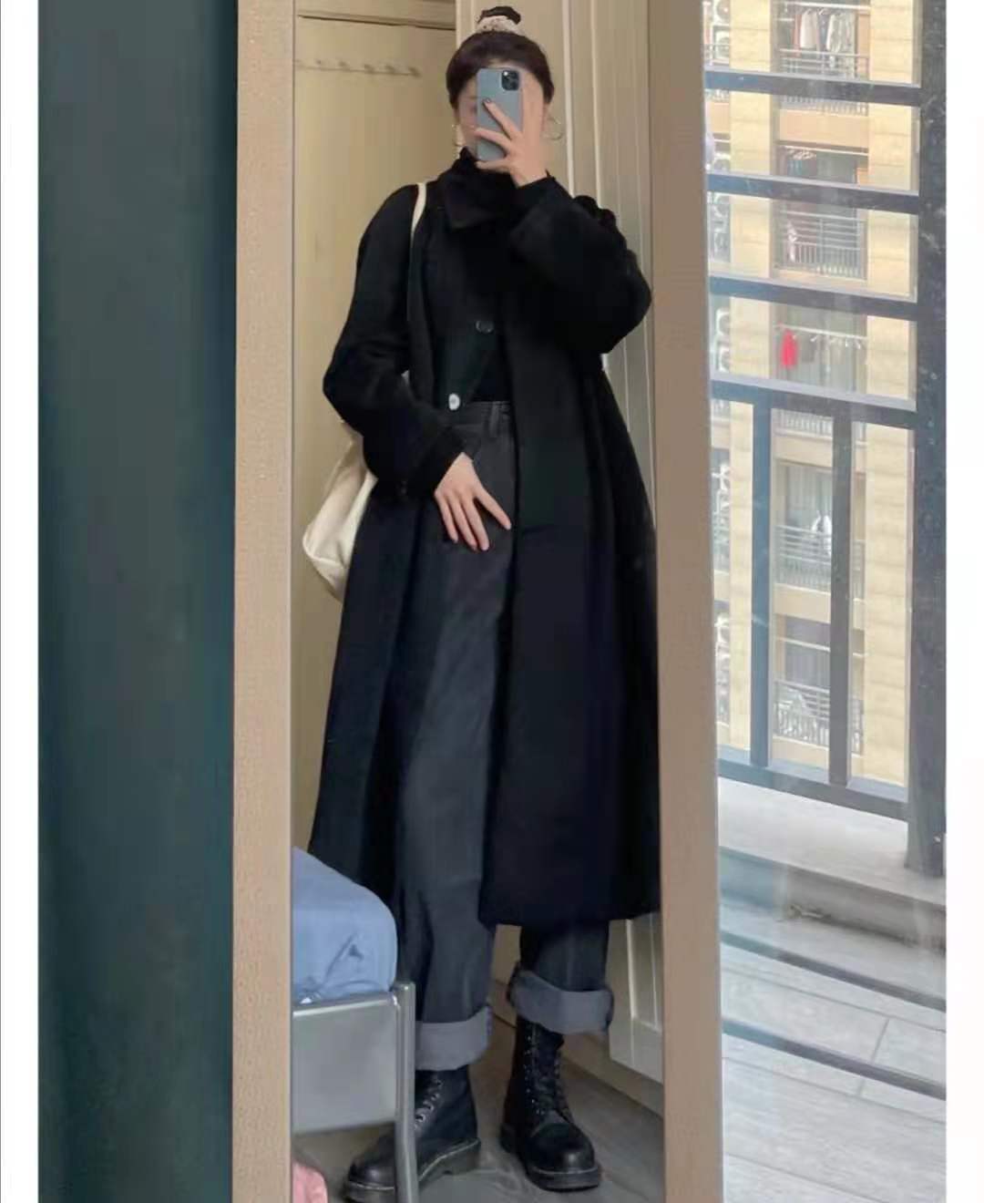 大阳城集团娱乐app网址下载2022-
玄色大衣怎么搭配裤子和鞋子悦目
